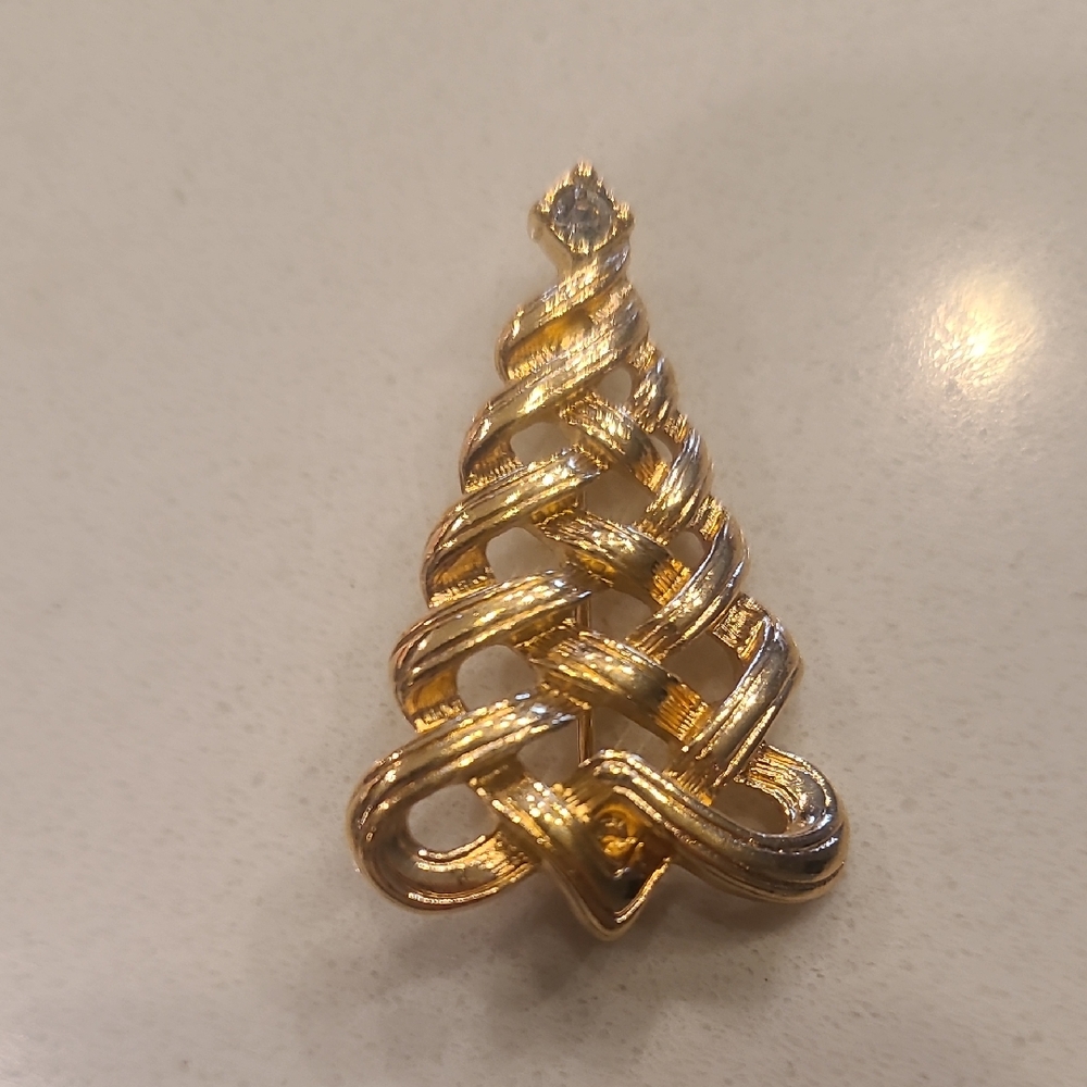 Vintage Avon Gold and Silver Twisted Brooch